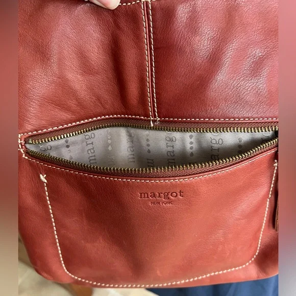 Margot Leather Chestnut Crossbody Purse with Classic Design - Picture 3 of 9